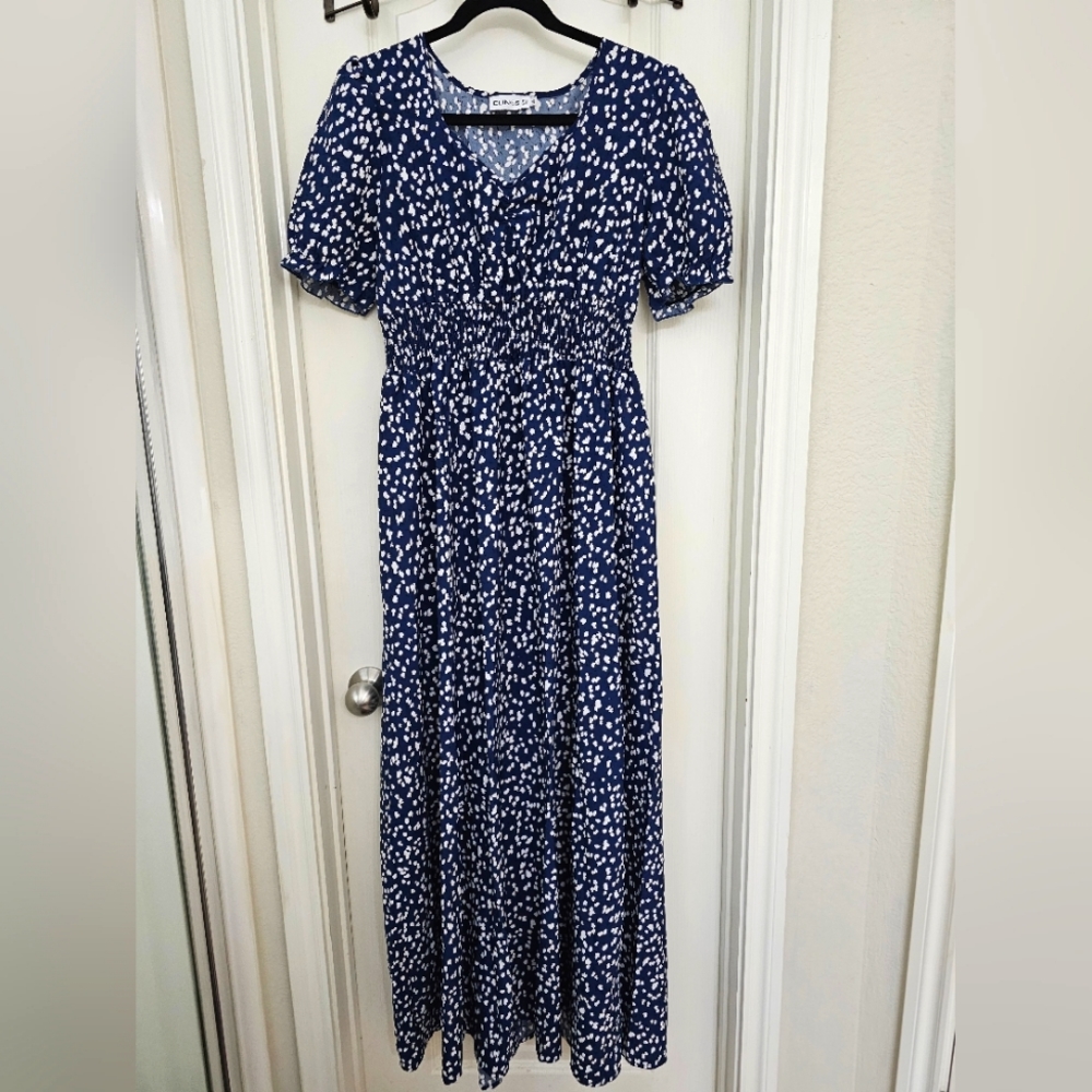 Elings Maxi Dress with Cinched Waist, Navy Color with White Flowers. Size Medium